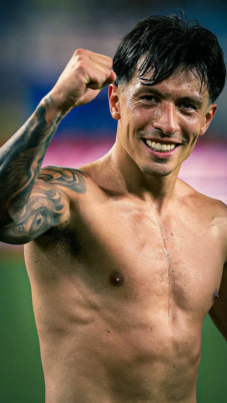 Lisandro Martinez thumbnail