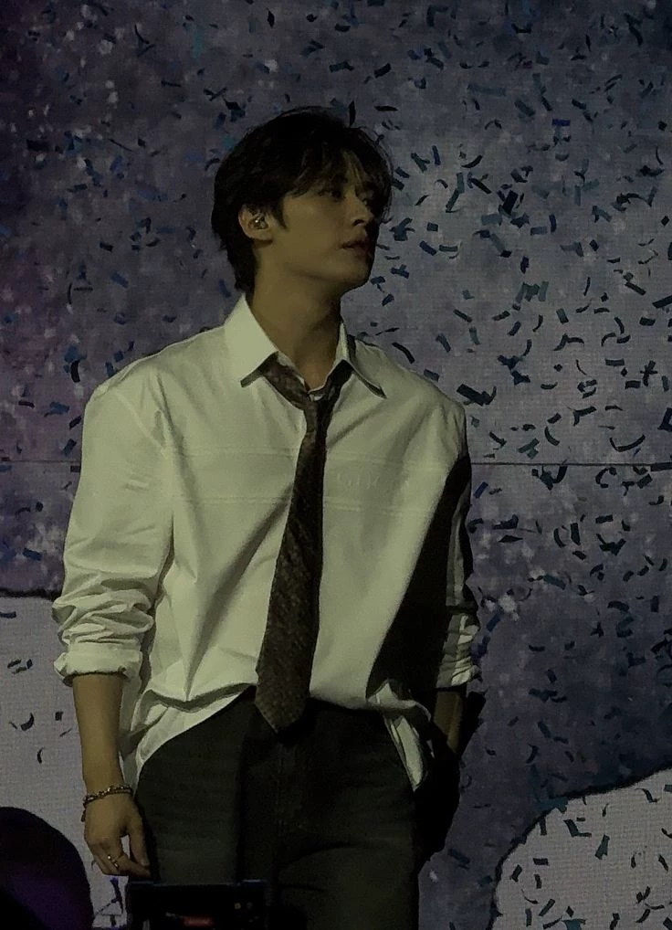 Lee Know thumbnail