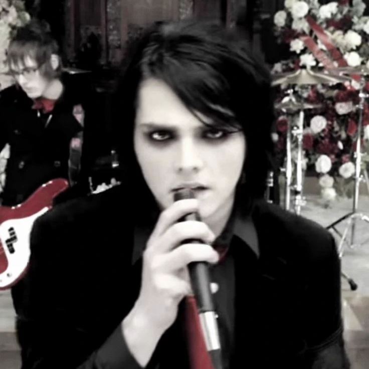 🚬Gerard Way thumbnail