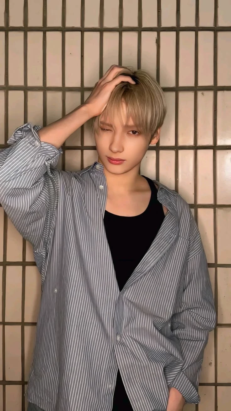 hueningkai thumbnail