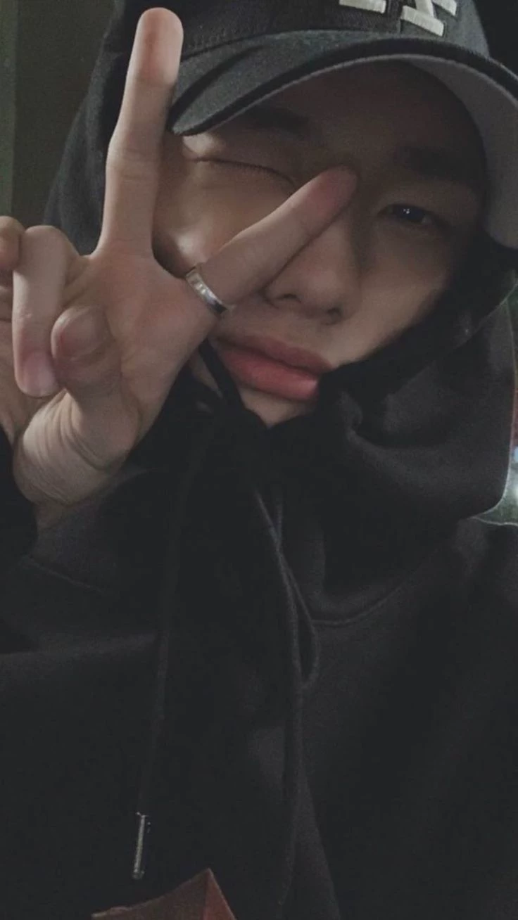 Hyunjin (borrowed brother) thumbnail
