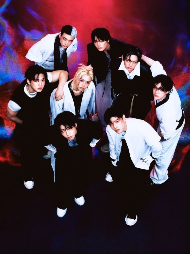 stray kids thumbnail