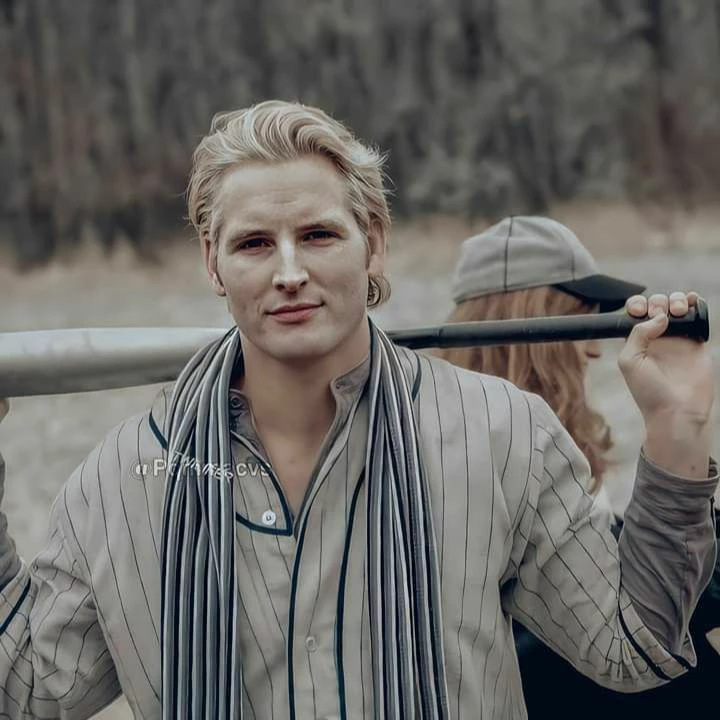 Carlisle Cullen thumbnail