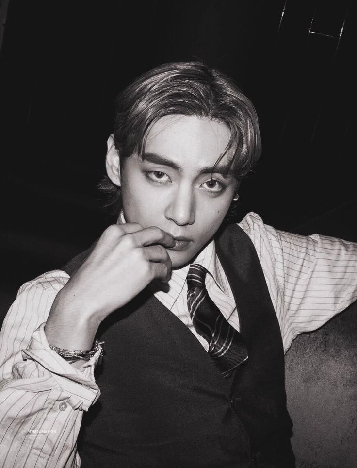 Kim Taehyung thumbnail