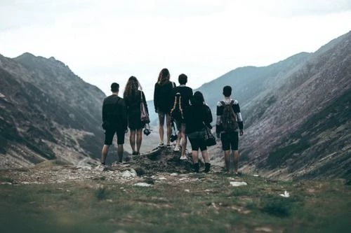 Group of friends in apocalypse thumbnail