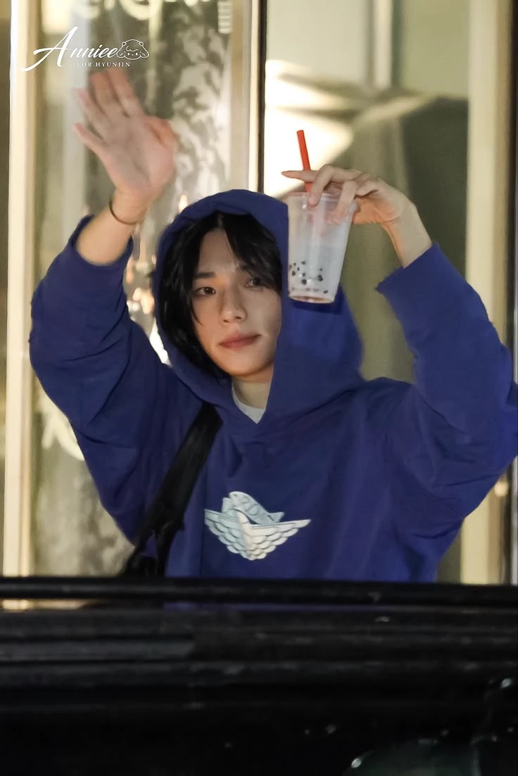 Hyunjin thumbnail