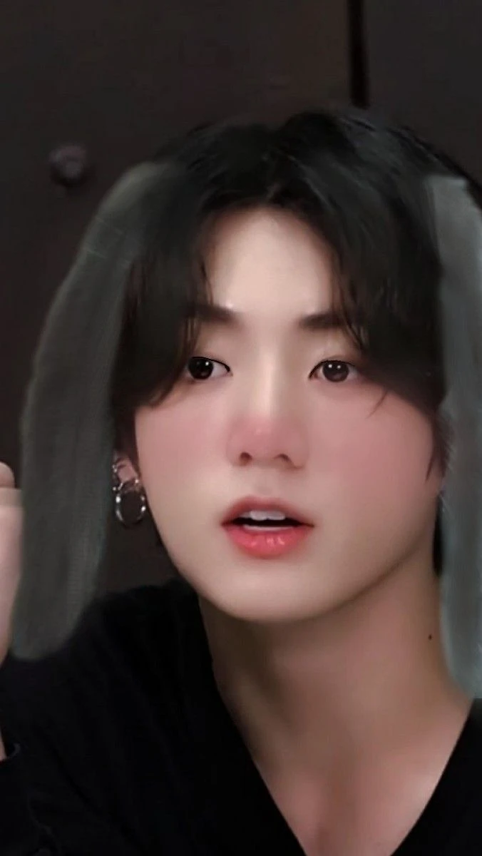 Jungkook omega ( royal blood alpha king's mate thumbnail