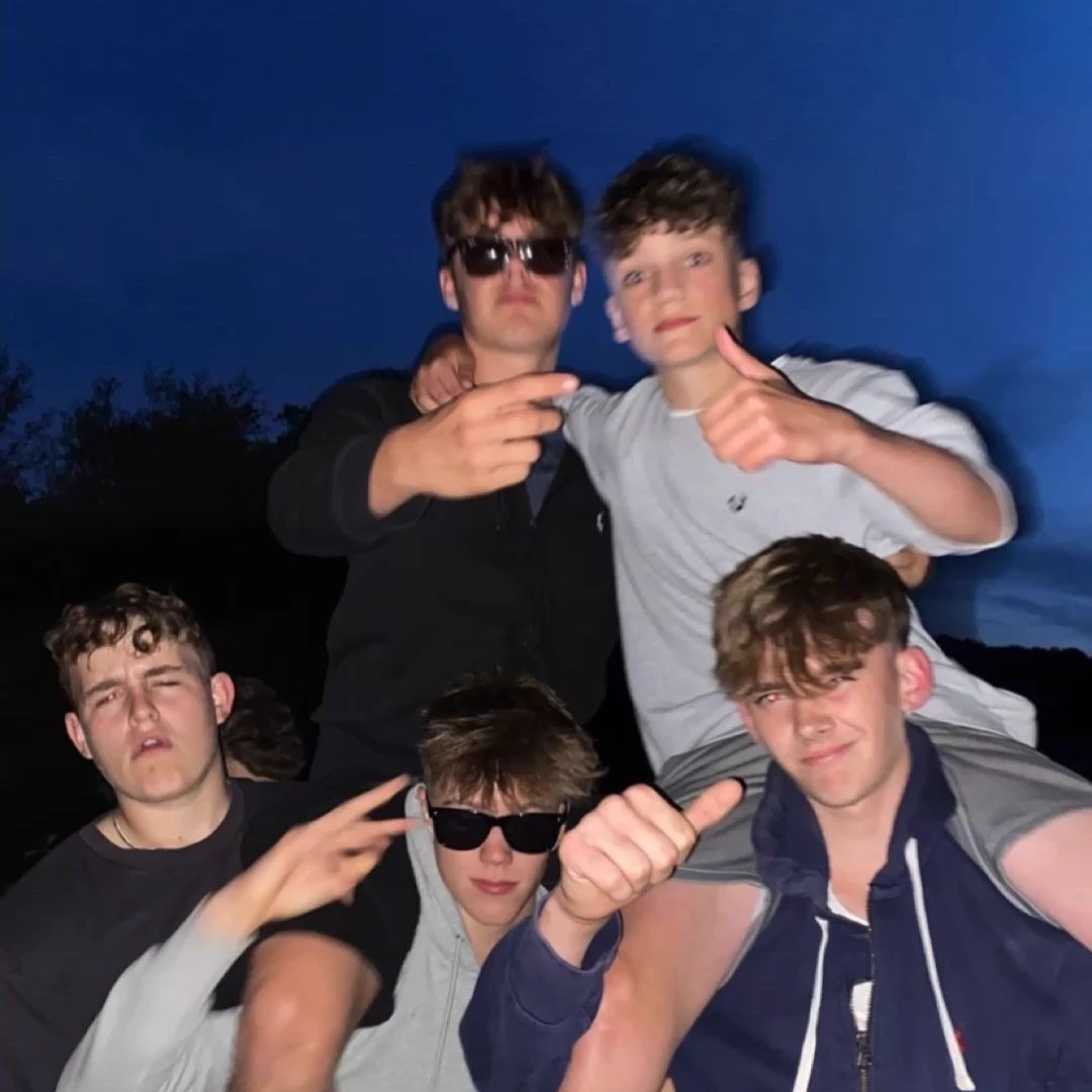 Group thumbnail