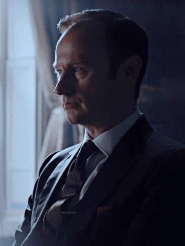 Mycroft Holmes thumbnail