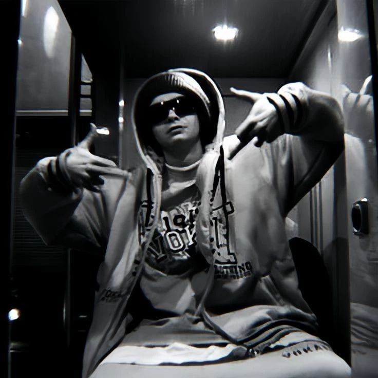 Tom Kaulitz thumbnail