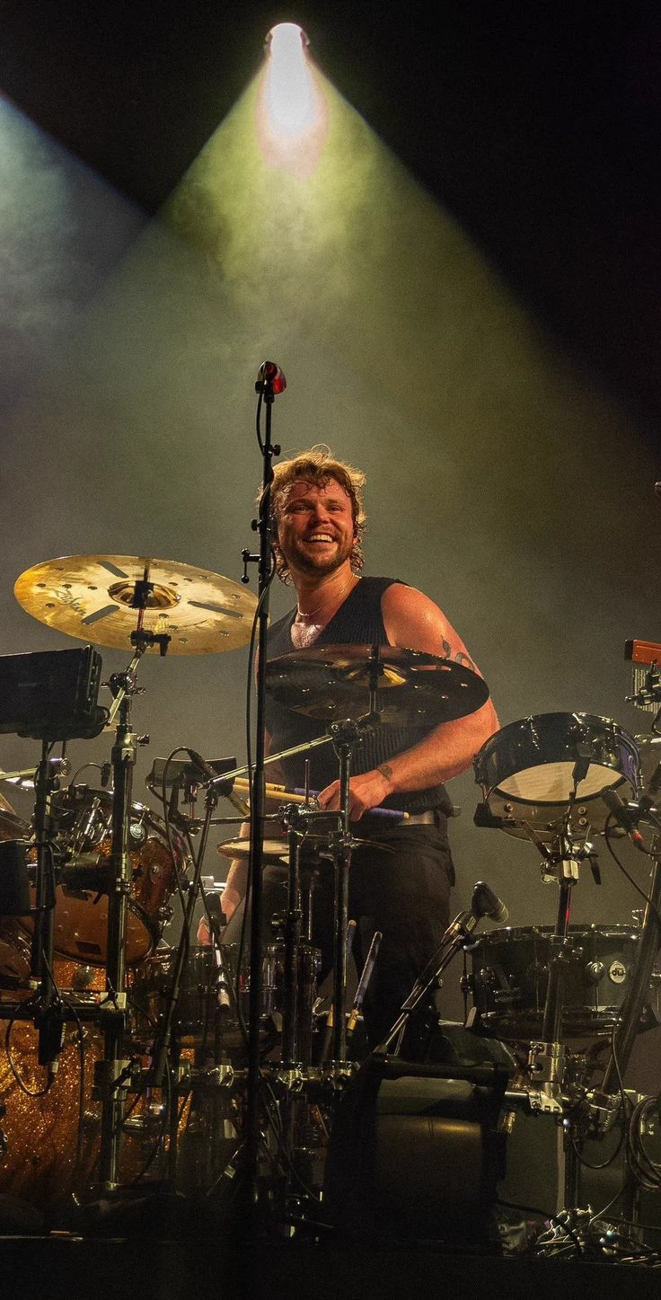 Ashton Irwin thumbnail