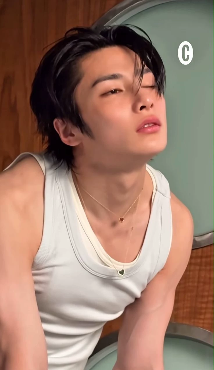 Jeongin thumbnail