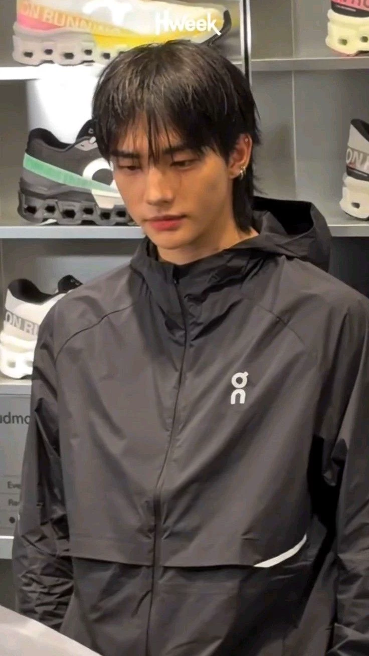 Hyunjin thumbnail