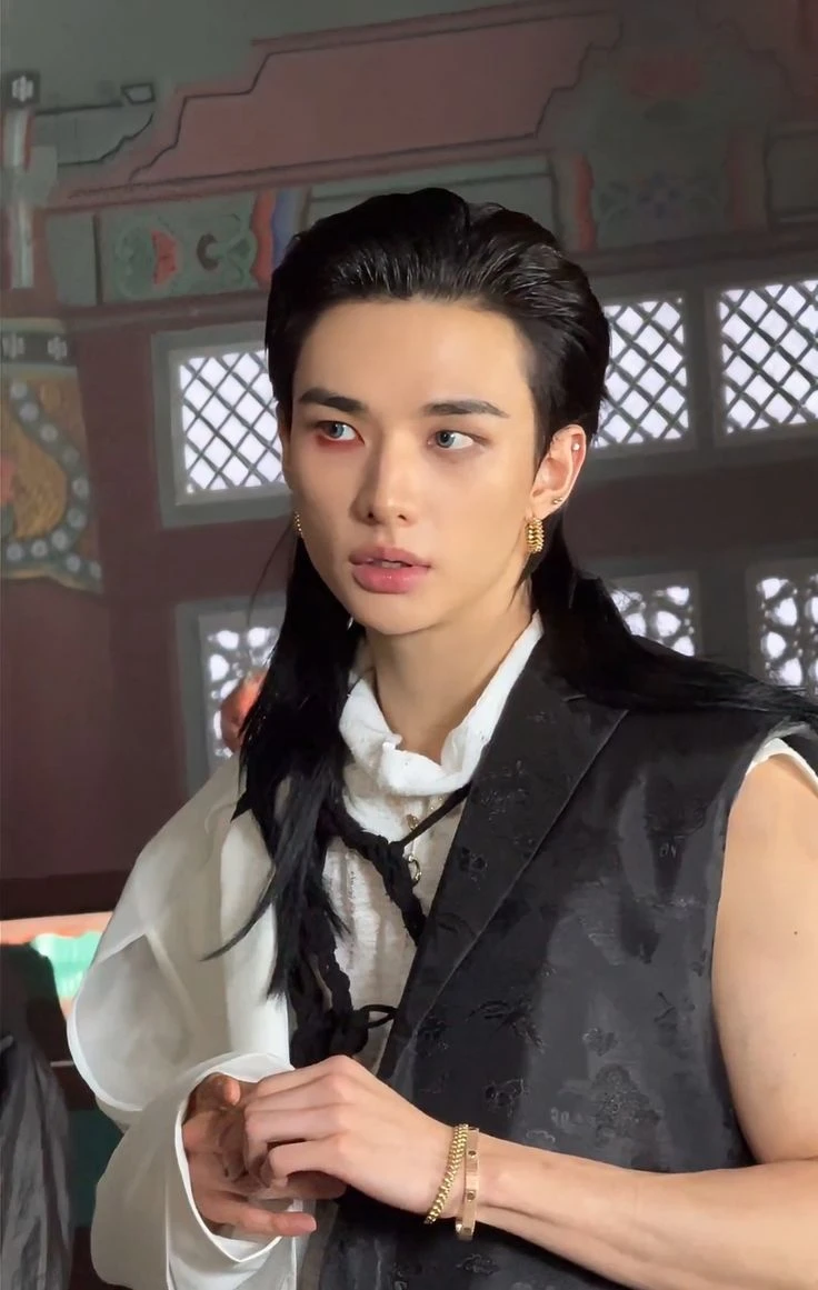 Hyunjin thumbnail