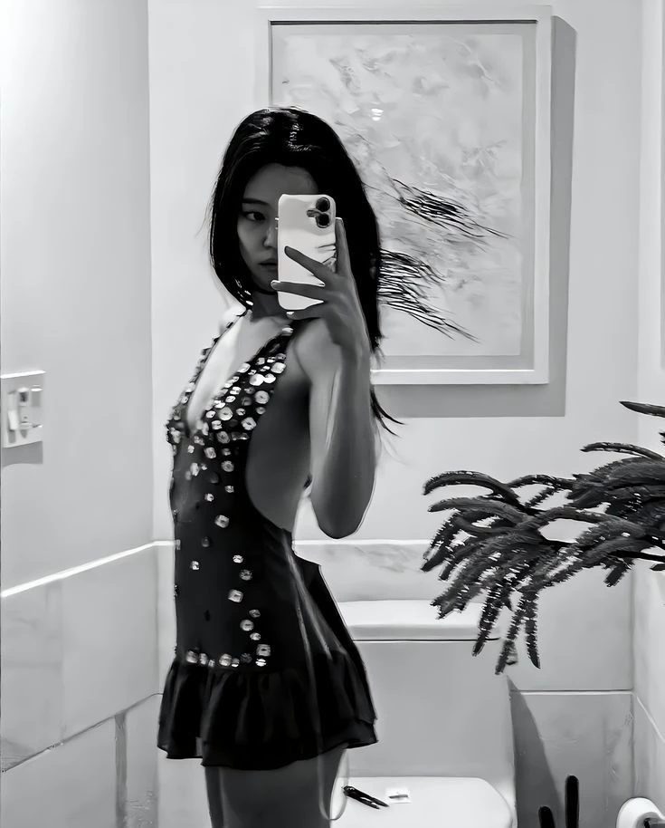 JENNIE thumbnail