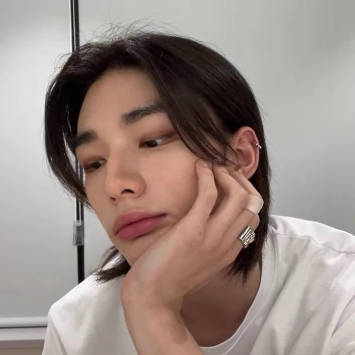 Hyunjin... thumbnail