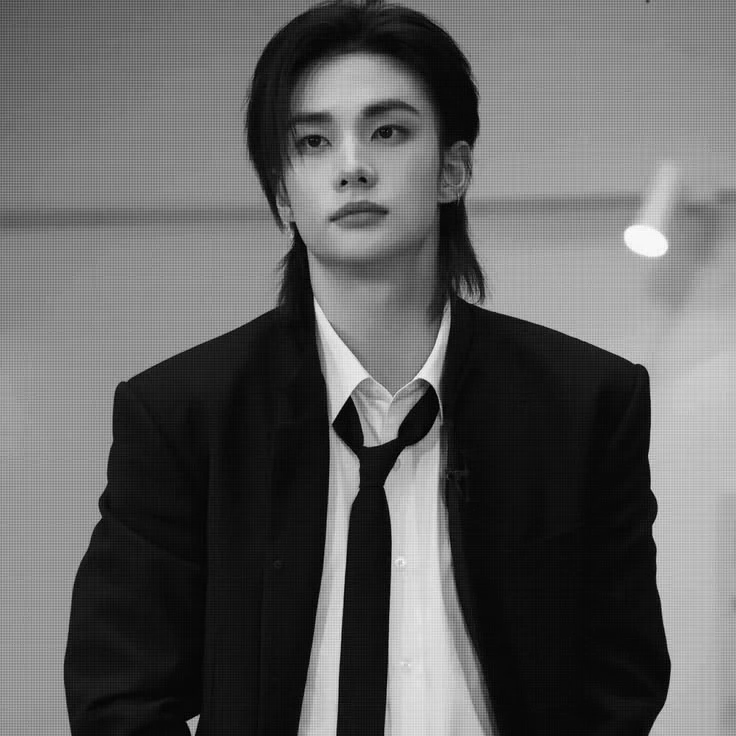 Hwang Hyunjin  thumbnail