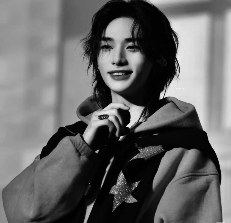 Hyunjin... thumbnail