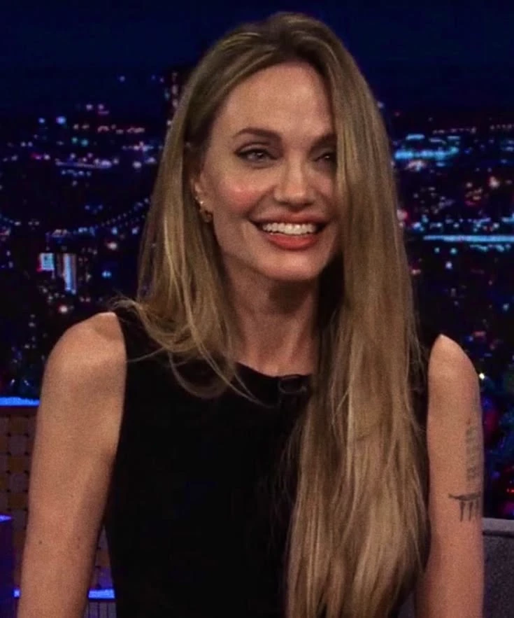 Angelina Jolie mama❤️😍❤️😍 thumbnail