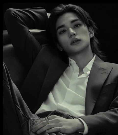 Hwang Hyunjin thumbnail