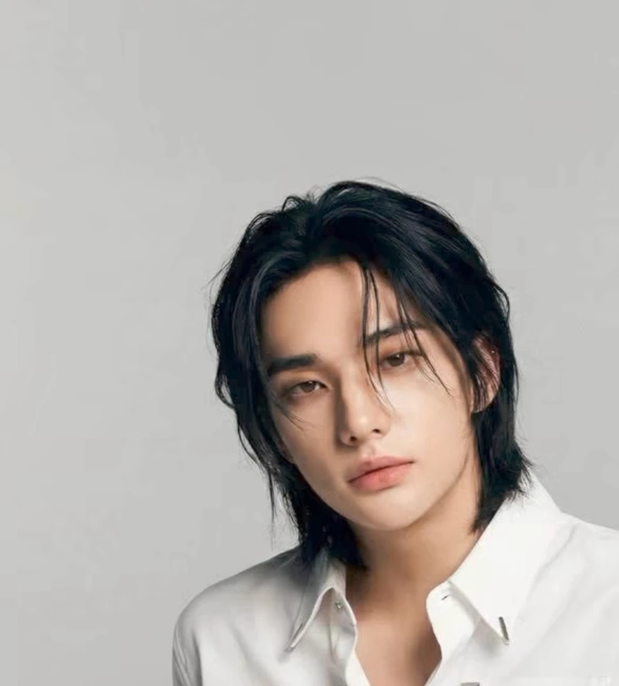 hwang Hyunjin thumbnail