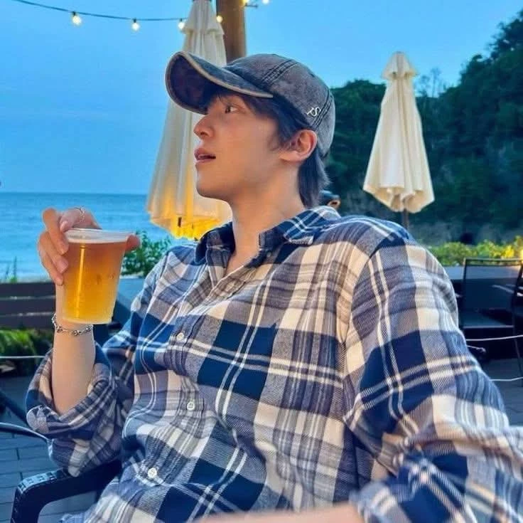 Jeong Yunho thumbnail