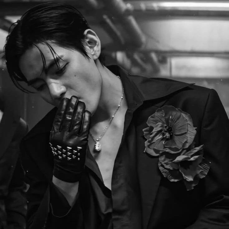 sold out to dangerous mafia king thumbnail