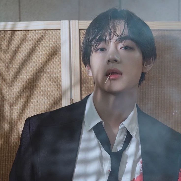 Kim Taehyung thumbnail