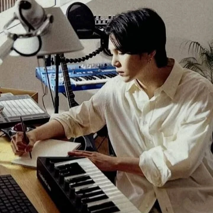 Suga (music teacher) thumbnail