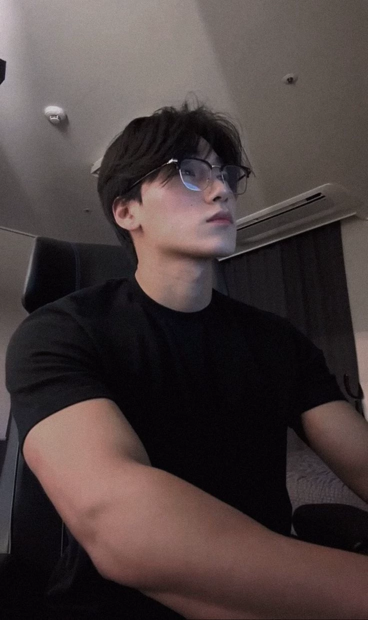 Choi San thumbnail