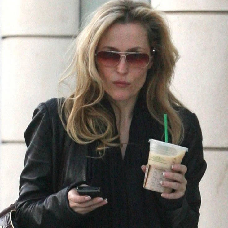 Gillian Anderson wlw thumbnail