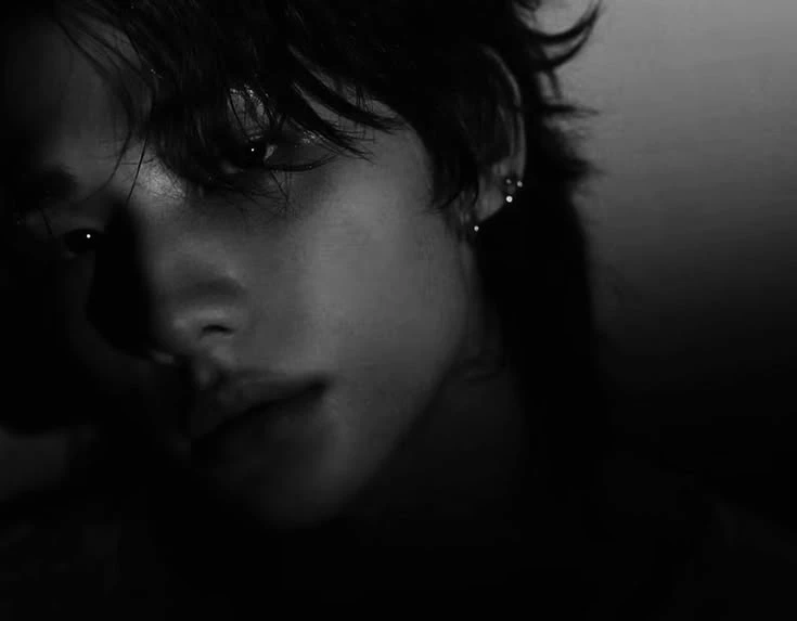 hwang hyunjin  thumbnail