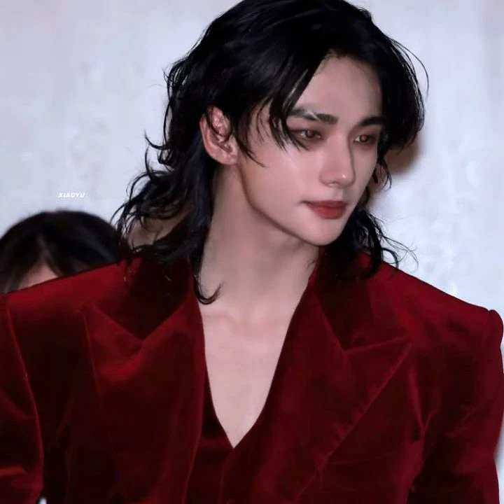 Hwang Hyunjin thumbnail