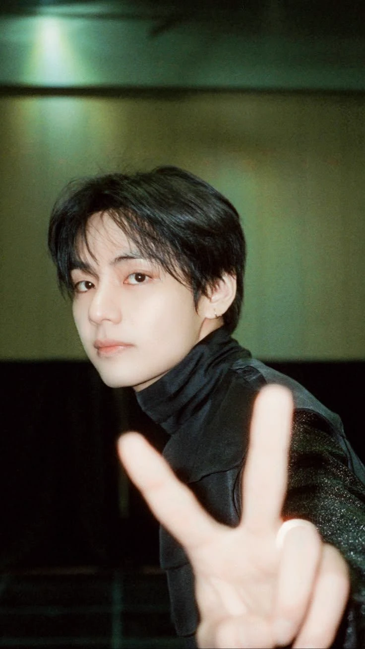 Kim Taehyung  thumbnail