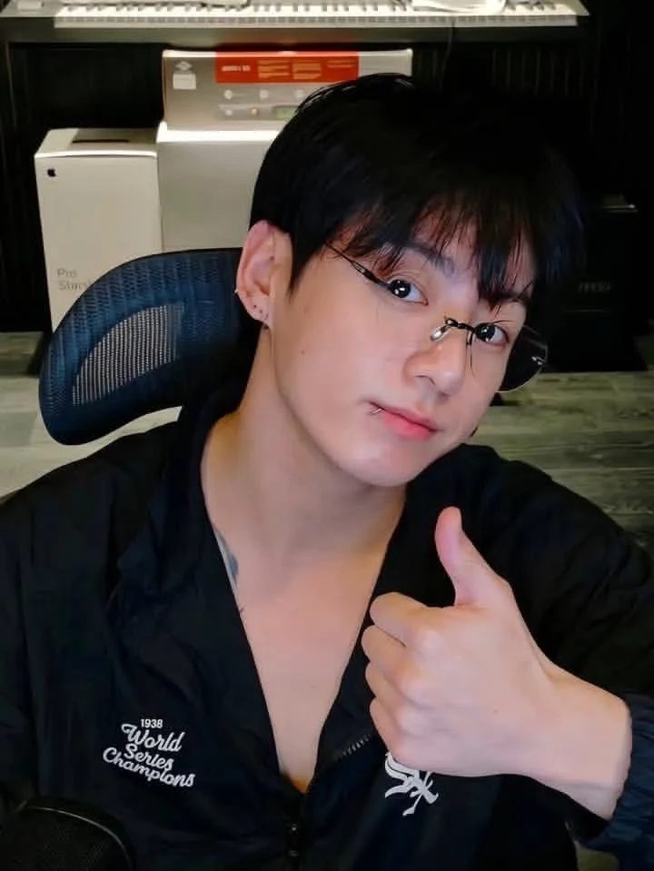 Jungkook thumbnail