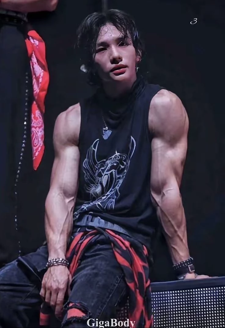 hyunjin thumbnail