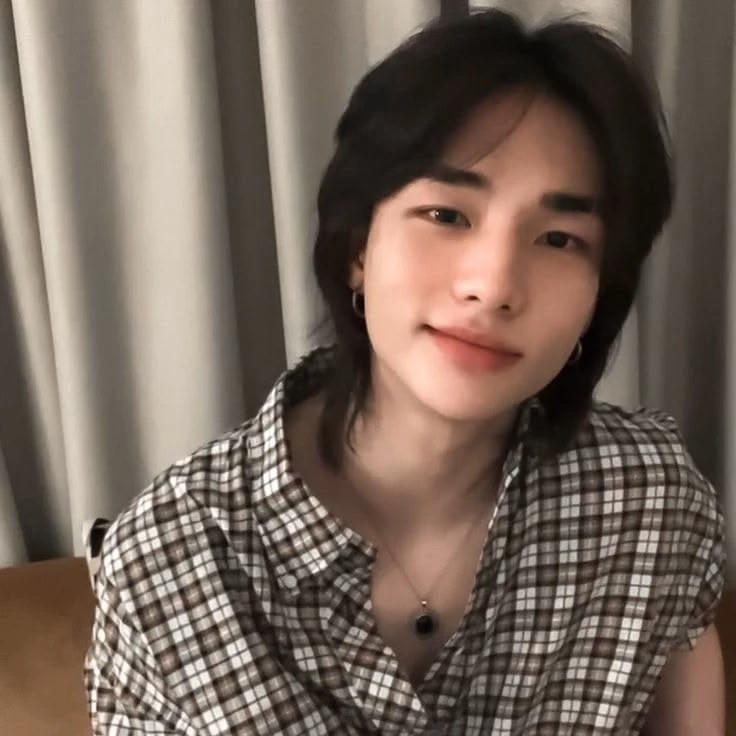 hyunjin thumbnail