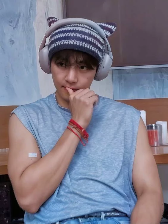 Kim Taehyung thumbnail