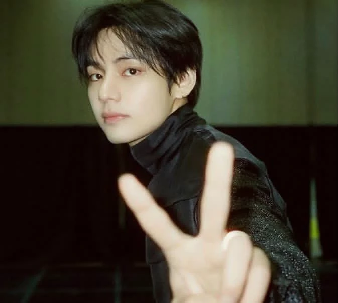 Kim Taehyung thumbnail