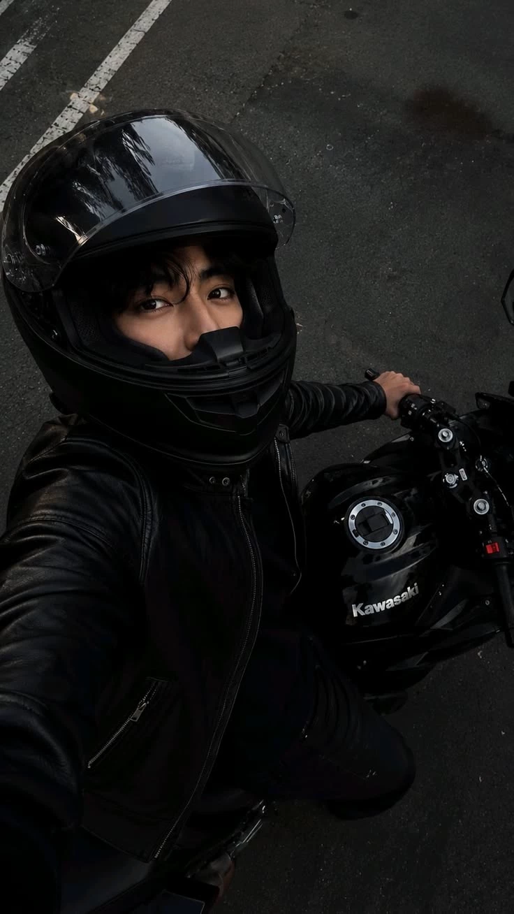 Kim Taehyung thumbnail