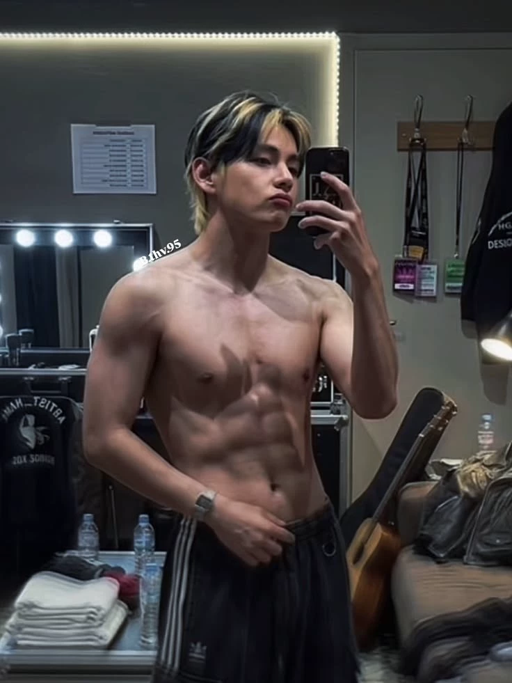 Kim Taehyung  thumbnail