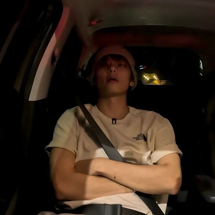 Kim Taehyung thumbnail