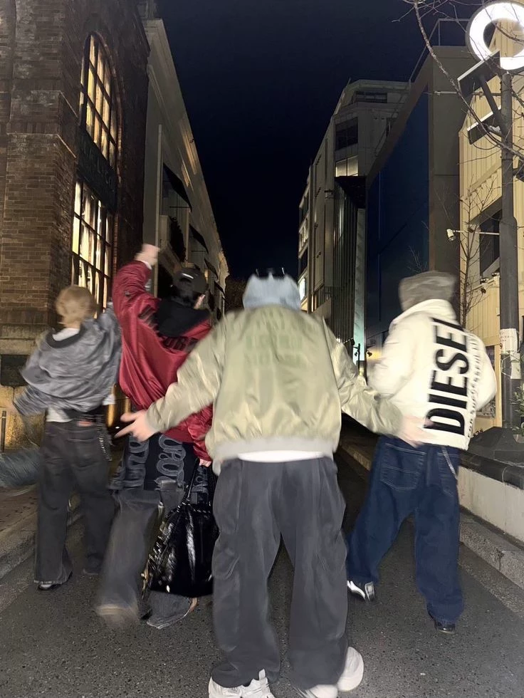 Group of friends- BL thumbnail