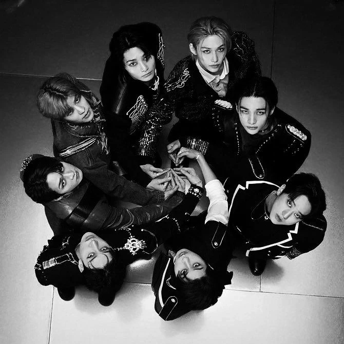Stray kids thumbnail