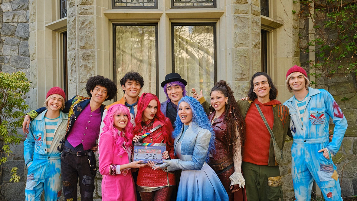 Descendants wicked wonderland thumbnail