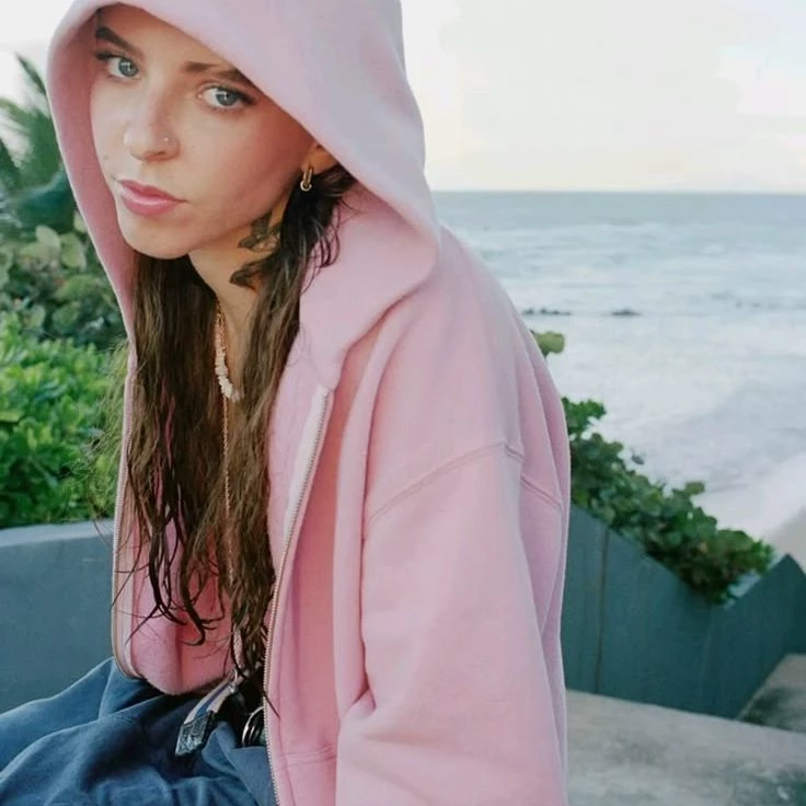 María Victoria thumbnail