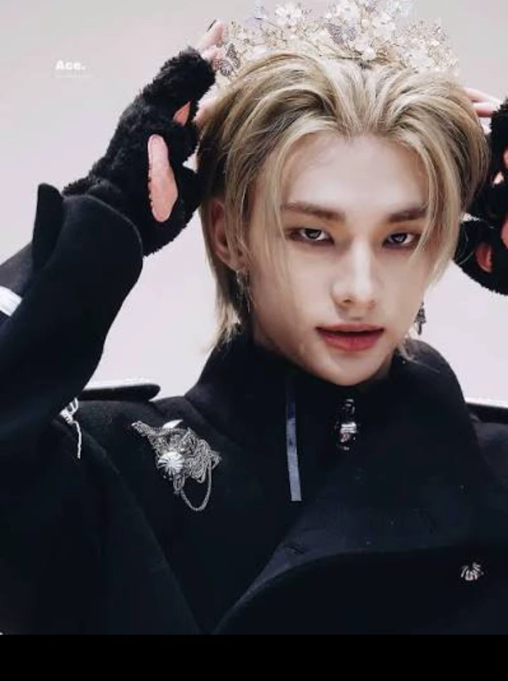 Hwang Hyunjin | cold prince 🔹️🔹️🔹️ thumbnail