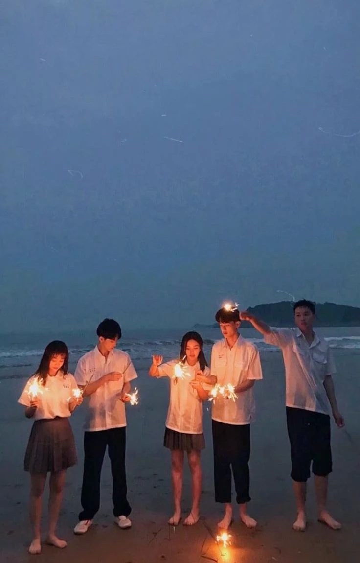 A group of friends thumbnail