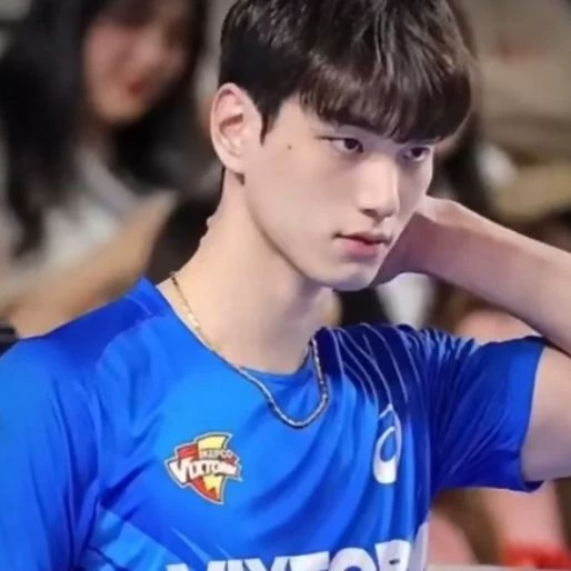 Li Wei thumbnail