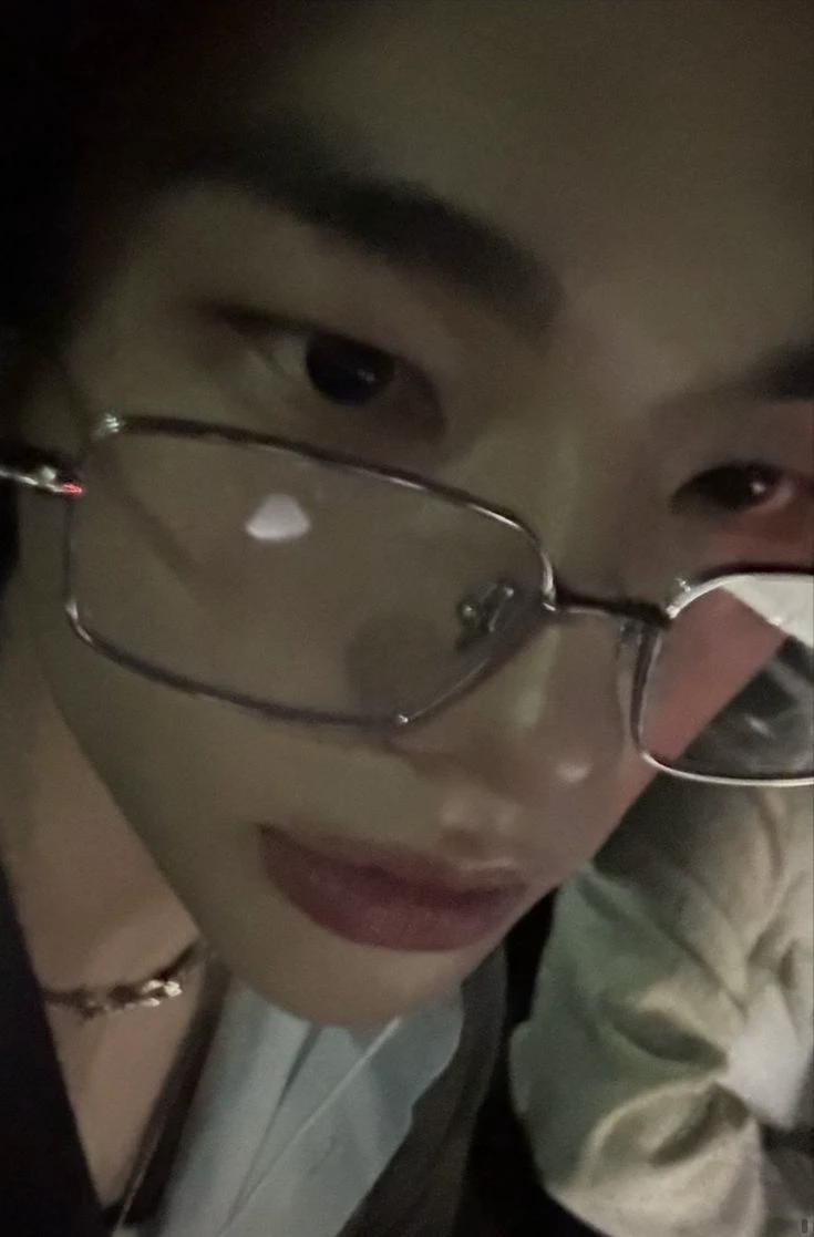 stray kids (pick me) thumbnail